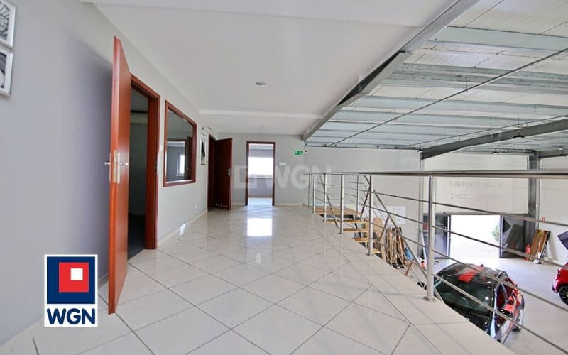 Nowoczesny kompleks motoryzacyjny - 2 salony, warsztat, biura 1896 m2 — zdjęcie 16