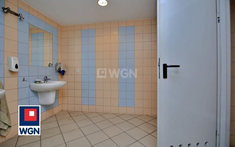 Nowoczesny kompleks motoryzacyjny - 2 salony, warsztat, biura 1896 m2 — zdjęcie 19