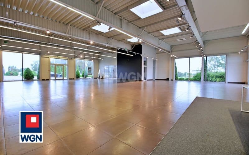 Nowoczesny kompleks motoryzacyjny - 2 salony, warsztat, biura 1896 m2 — zdjęcie 7