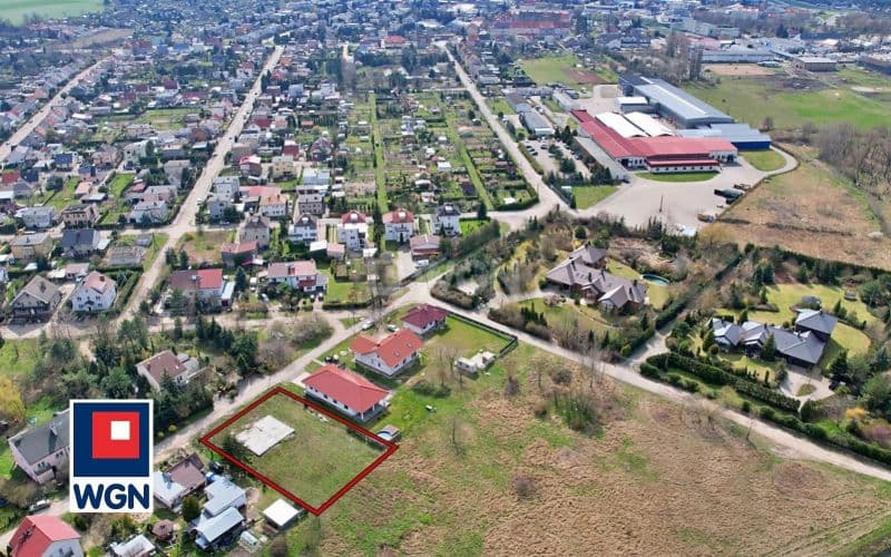 Działka z pozwoleniem na budowę i z fundamentem — zdjęcie 4