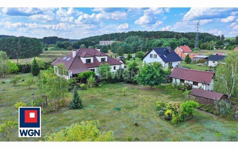 Bajeczny dom w okolicy lasów i jezior — zdjęcie 4