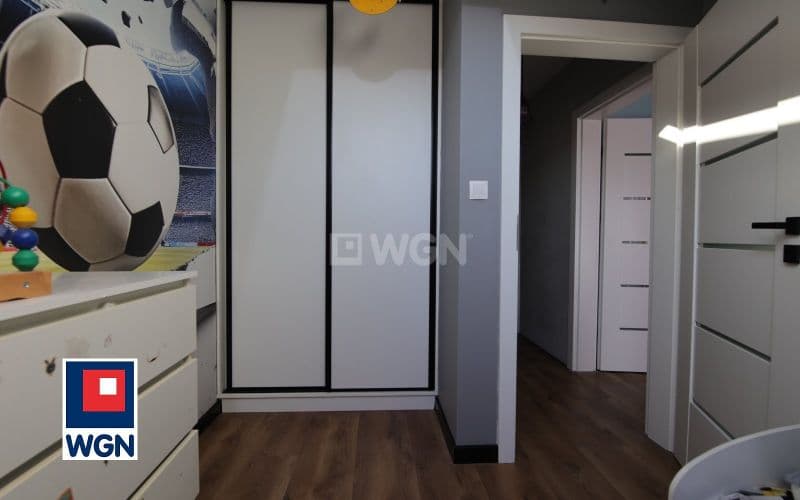 Nowoczesny szeregowiec | Bermudy | Gotowy do wprowadzenia — zdjęcie 17