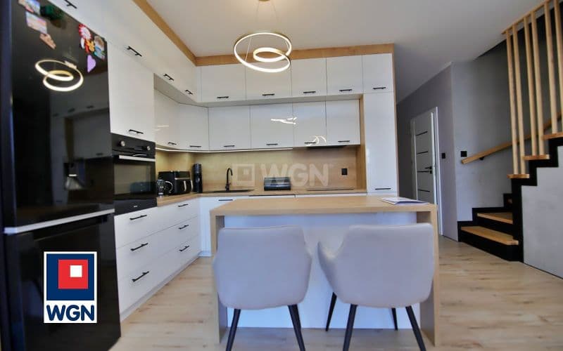 Nowoczesny szeregowiec | Bermudy | Gotowy do wprowadzenia — zdjęcie 6